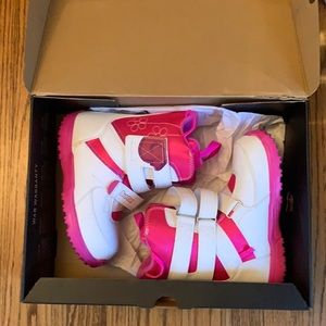 Burton Grom girls snowboarding boots